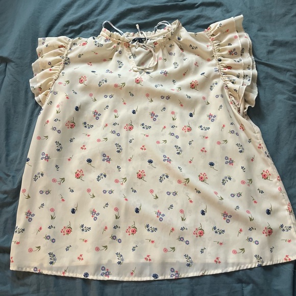 Cute Top - Picture 3 of 4